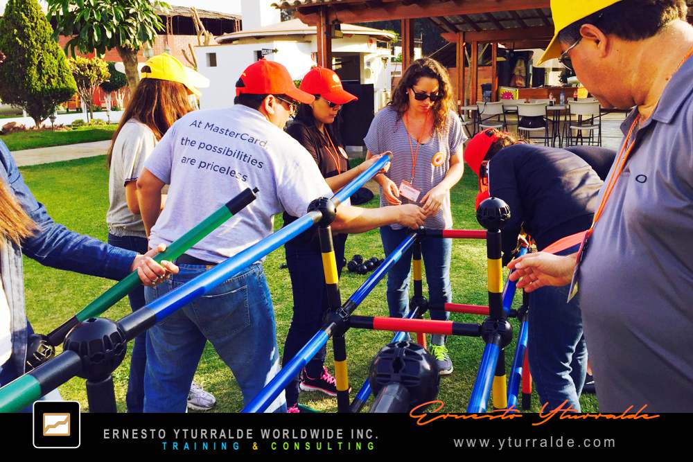 Building Bridges: Participantes fortaleciendo la confianza mutua y el sentido de propósito en Building Bridges