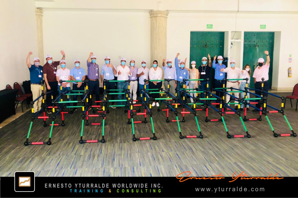 Building Bridges: Equipo fortaleciendo vínculos humanos y sentido de propósito a través de la experiencia Building Bridges de Team Building
