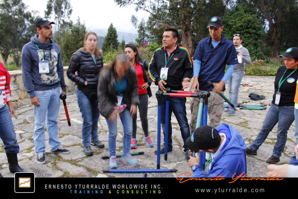 Building Bridges: Dinámica Building Bridges – Construyendo Puentes, fortaleciendo vínculos y sentido de propósito en el equipo