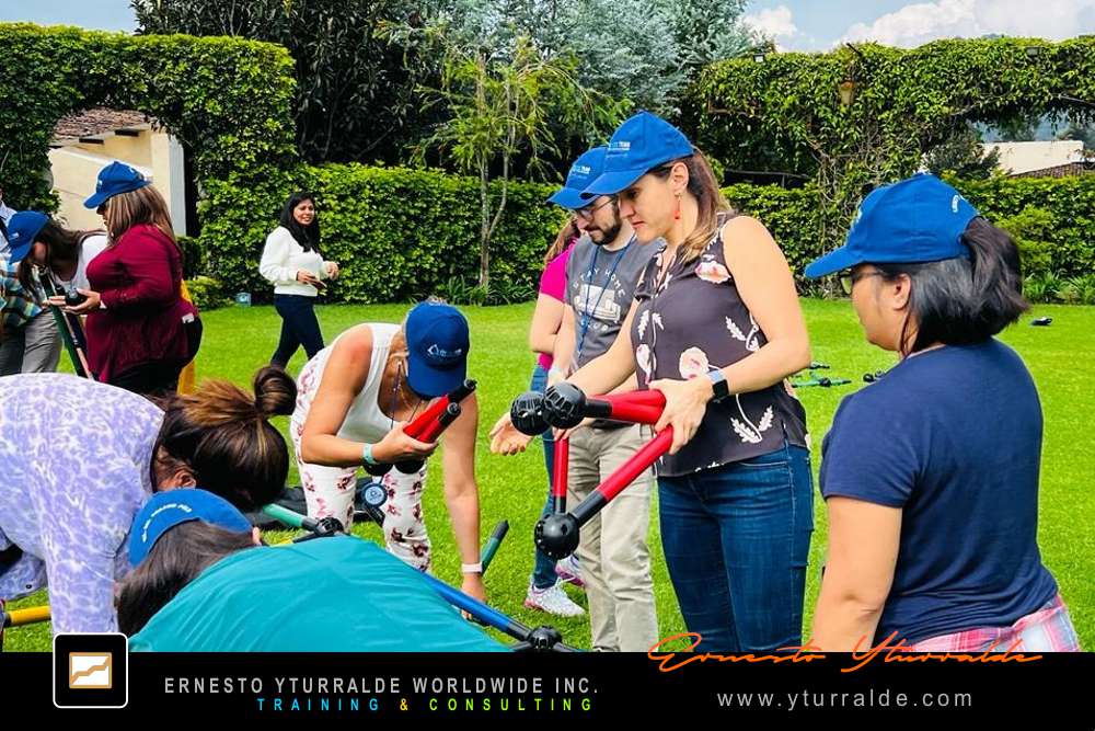 Building Bridges: Aprendizaje experiencial y cohesión de equipo a través de Building Bridges – Construyendo Puentes