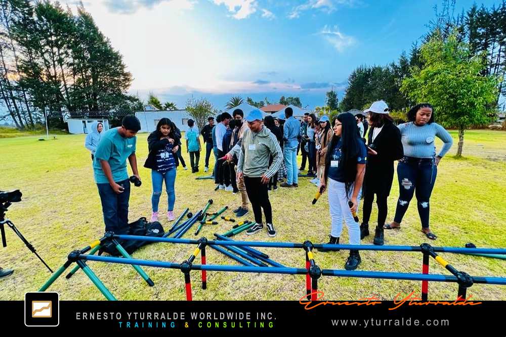 Building Bridges: Colaboradores uniendo esfuerzos y valores para construir relaciones sólidas en Building Bridges – Construyendo Puentes