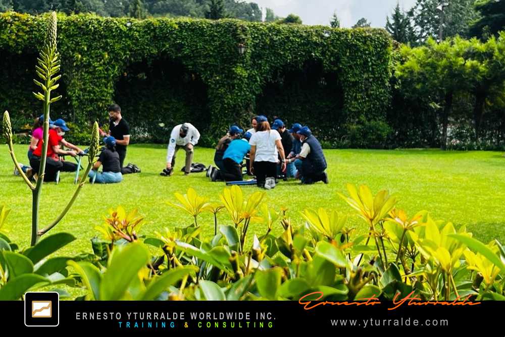 Building Bridges: Aprendizaje Experiencial en acción, fomentando la confianza y el compromiso en Building Bridges – Construyendo Puentes